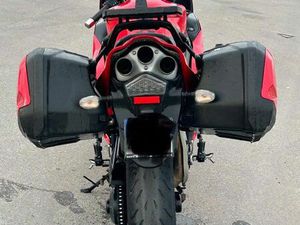 TRIUMPH 1050 SPRINT ST