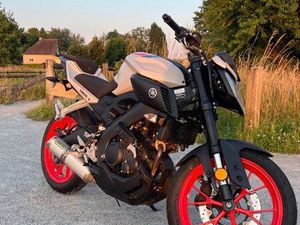 YAMAHA MT125