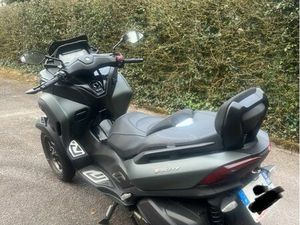 YAMAHA TRICITY 300