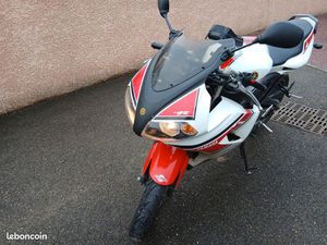YAMAHA TZR
