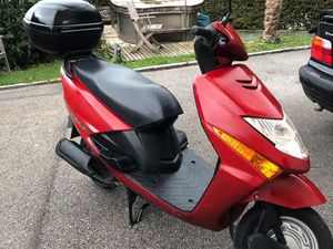 SCOOTER HONDA 100 LEAD