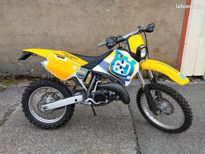 125 HUSQVARNA WR 1999■MOTO RESTAURÉE ET PRÉPARÉE POUR L'ENDURO VINTAGE PRÊTE À COURIR MOTEUR NEUF, ROULEMENTS DE CHÂSSIS ET SUSPENSIONS RÉVISÉES ■3000