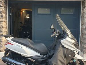 KYMCO DOWNTOWN 350 ABS + TOP-CASE + JUPE