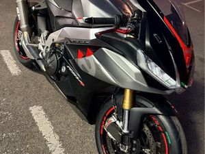 APRILIA RSV4