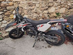 MOTO 50 CC RIEJU MRT
