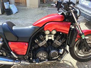 MOTO YAMAHA 1200VMAX