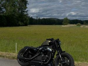 HARLEY-DAVIDSON SPORTSTER FORTY EIGHT