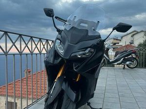 YAMAHA TMAX TECH MAX 560