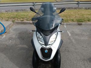 PIAGGIO MP3 500 HPE SPORT ADVANCED – 2021 – VENDU EN L’ÉTAT