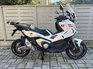 HONDA X-ADV 750 BIANCO