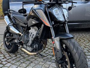 KTM DUKE 890L