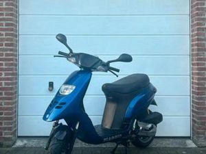 PIAGGIO TYPHOON TPH 125 2T 1996 BLAUW (172 180) — SCOOTERS | PIAGGIO — MARKTPLAATS