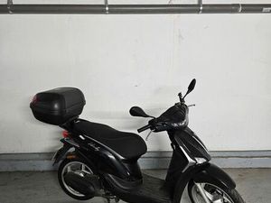 SCOOTER PIAGGIO LIBERTY QUASI NEUF