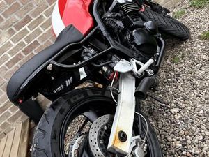 ② FZS600 2001 90C CAFÉ RACER