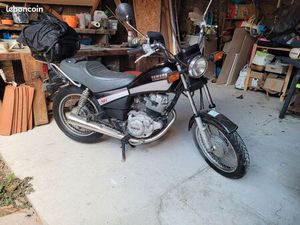 YAMAHA SR 125