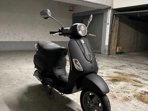VESPA LX50 2T NOIR MAT VINTAGE – 10 680 KM – TRÈS BIEN ENTRETENU – ÉQUIPEMENTS INCLUS