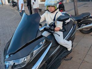 SCOOTER 125CM PIAGGIO X 10 TBE. ÉCHANGE POSSIBLE