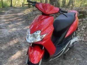 YAMAHA JOG R 50CC - BLAUW KENTEKEN — SCOOTERS | YAMAHA — MARKTPLAATS
