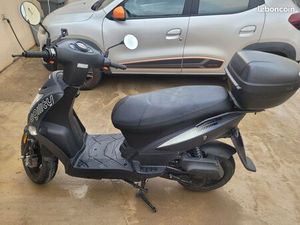 VENDS SCOOTER 50 KYMCO AGILITY