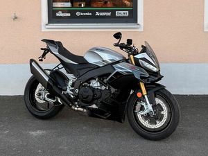 APRILIA TUONO V4 RR E5+ MIT ZUBEHÖR