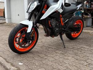 KTM DUKE 890R