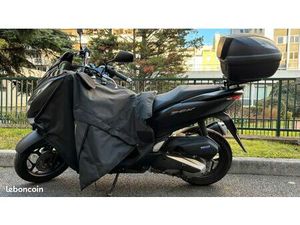 HONDA PCX 125 ABS 02/2024 – 7 000 KM – ENTRETIEN HONDA – ACCESSOIRES