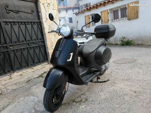 PIAGGIO VESPA GTS 300 FULL BLACK