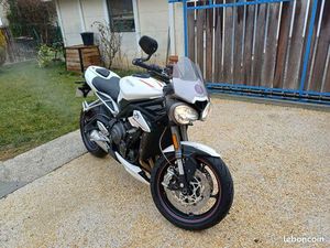 TRIUMPH STREET TRIPLE RS