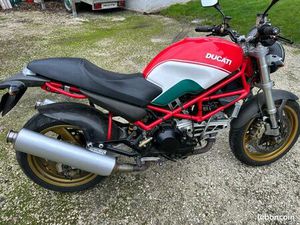 DUCATI 900 MONSTER