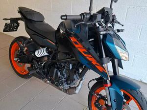 ② KTM 125 DUKE 2500 KM ÉTAT NEUF !!!!