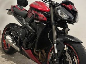 TRIUMPH STREET TRIPLE 765 RS