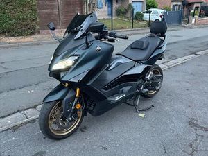 YAMAHA T-MAX TECHMAX 560 ECRAN TFT LIGNE AKRAPOVIC