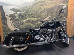 HARLEY-DAVIDSON | FLHRC | ROAD KING CLASSIC 117CUI