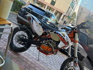 250 KTM EXC-F 6 DAYS