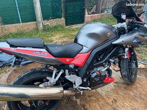 SUZUKI SV650S – 2009 – 44 556 KM – CT OK – MTT2 – RÉVISION FAITE