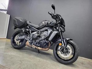② YAMAHA MT-09 Y-AMT PURE AUTOMATISCH TOPPERFORMANCE
