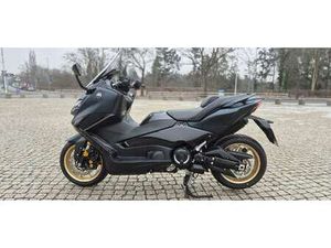 YAMAHA TMAX 560