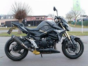 ② SUZUKI FREEGUN 750 CC GSR 750 CC