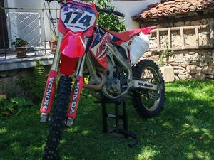 HONDA CRF →