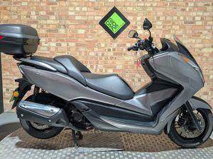 HONDA FORZA 300 AUTOMATIC - ULEZ COMLIANT - TOP BOX - TIDY BIKE. 279 CC
