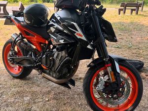 KTM 890 DUKE GP
