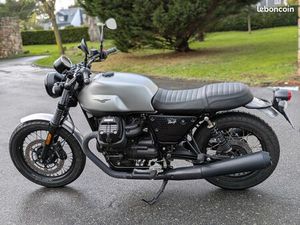 MOTO GUZZI V7 III STONE ÉDITION ROUGH (FAIBLE KILOMÉTRAGE)