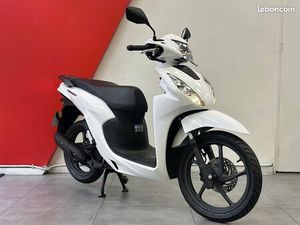 SCOOTER HONDA VISION NSC 110 BLANC - PROCHE DU NEUF - GARANTIE 2030 - LÉGER ET COMPACT