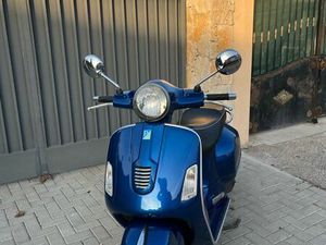 VESPA 125 GTS CT - 6 MOIS