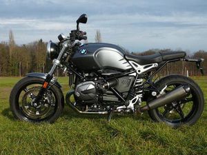 ② BMW R NINE T
