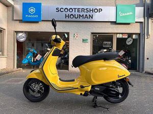 ② VESPA PRIMAVERA S 125 CC GIALLO CURIOSO BLACKPACK EDITION (NR