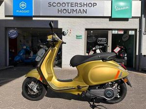 ② VESPA SPRINT S ELETTRICA VERDE AMBIZIOSO (NR.18)