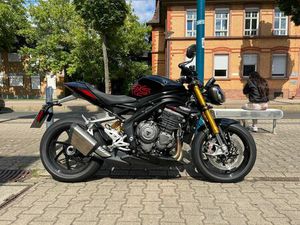 TRIUMPH SPEED TRIPLE 1200 RS * JET BLACK