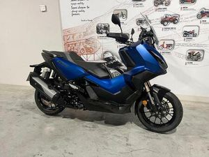 ② HONDA ADV350 SUV SCOOTER IN NIEUWSTAAT (BTW MOTO)