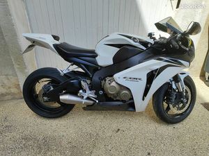 HONDA CBR 1000RR FIREBLADE